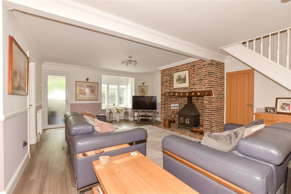 Property photo 3 of 19 Living Room