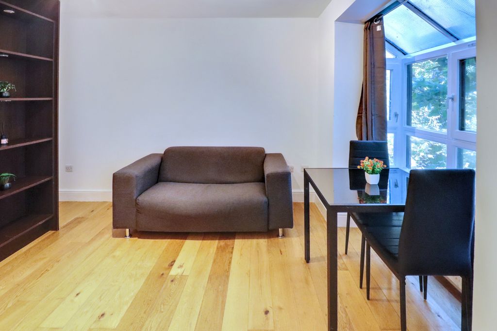 Property photo 3 of 12