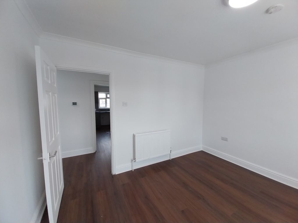 Property photo 2 of 9 Photo