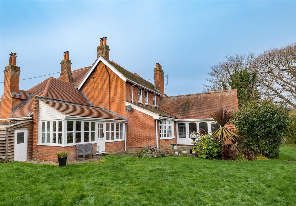 Property photo 2 of 27