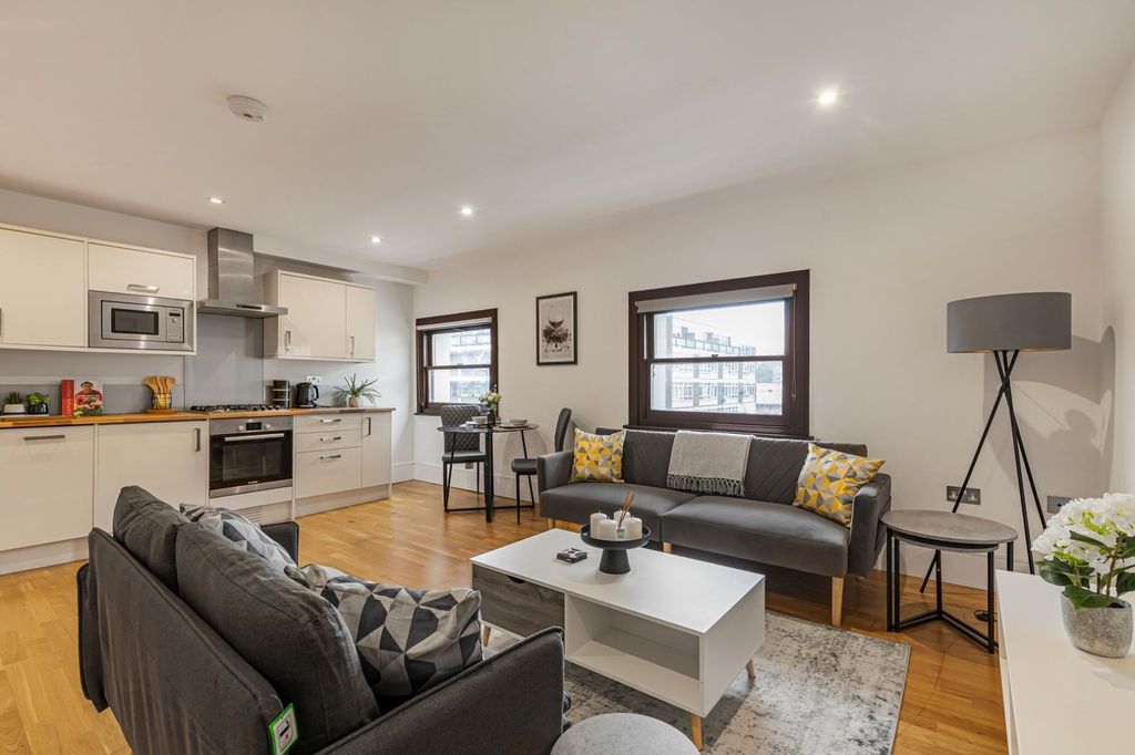 Property photo 1 of 19 Picture No. 06