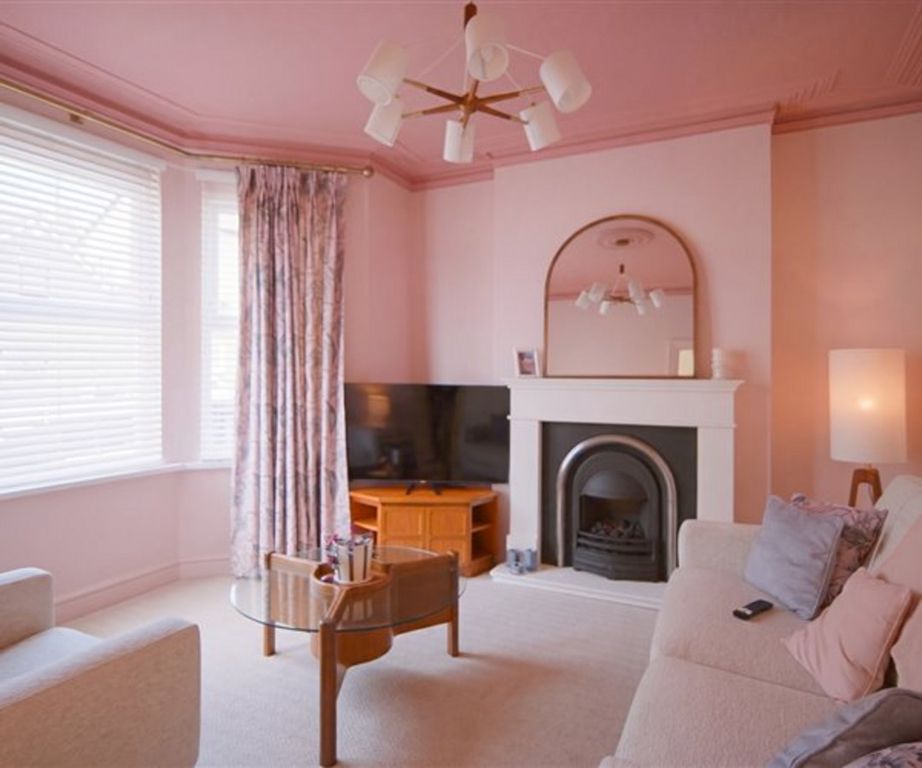 Property photo 2 of 31