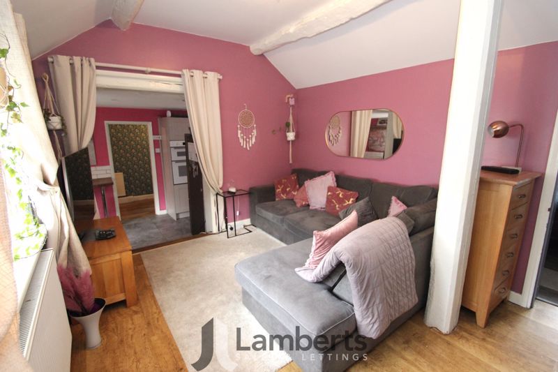 Property photo 1 of 21 Family Room/Snug