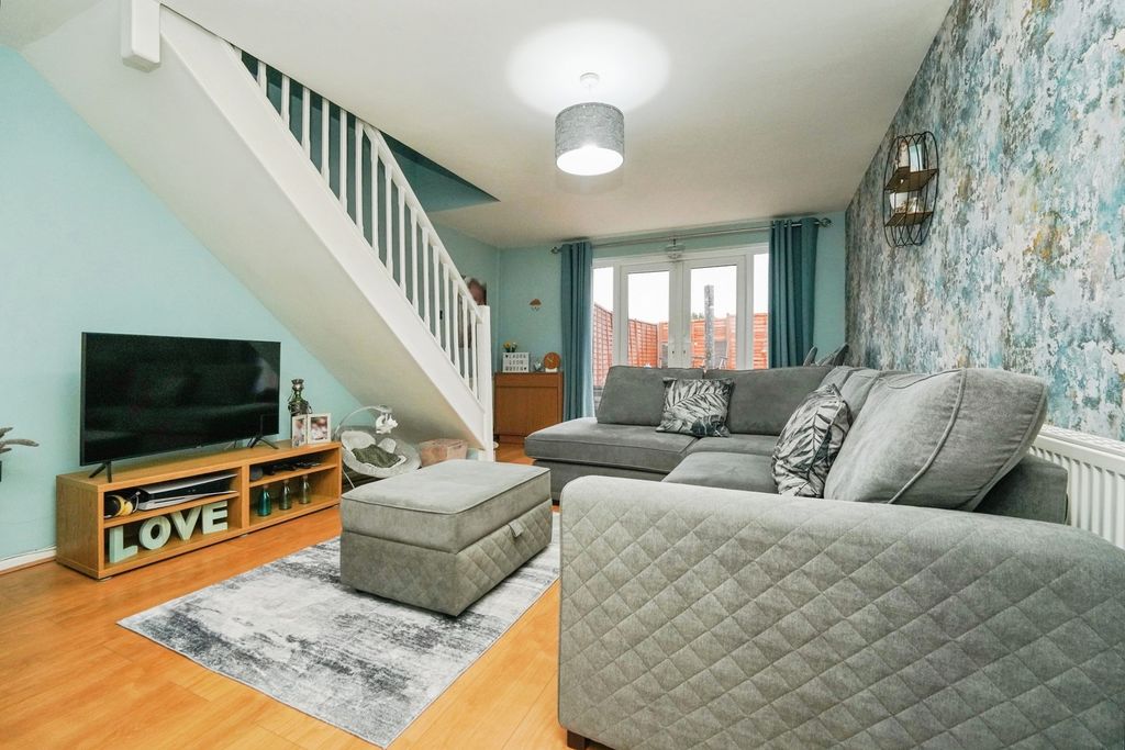 Property photo 3 of 10 Lounge