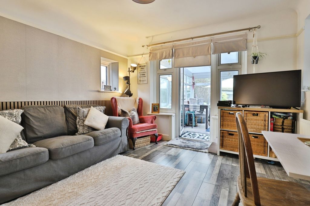 Property photo 3 of 15 Pbox-Img.Jpg