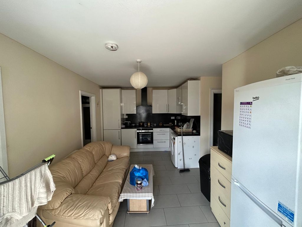 Property photo 2 of 6 Gallery