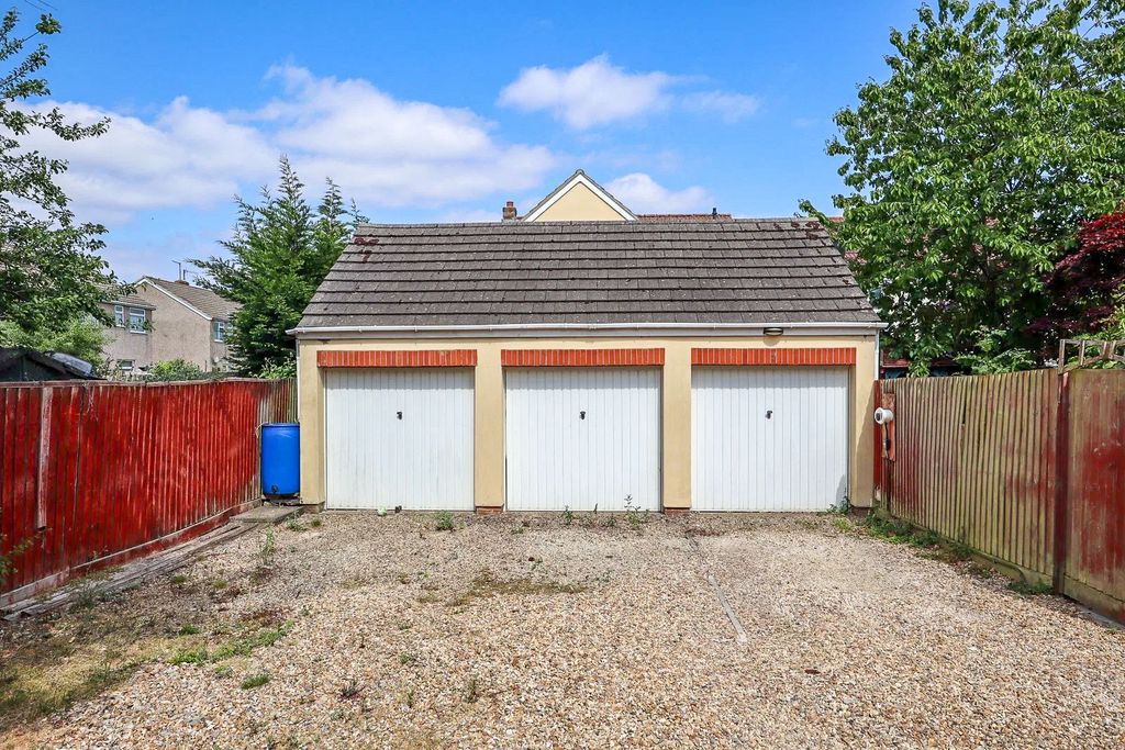 Property photo 3 of 16