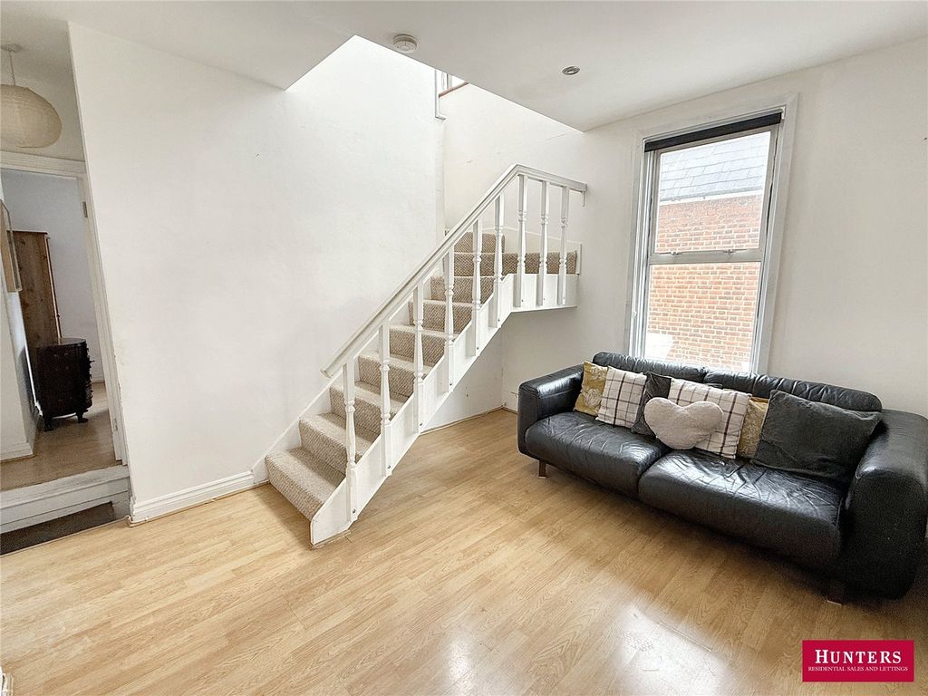 Property photo 2 of 10 Picture No. 05