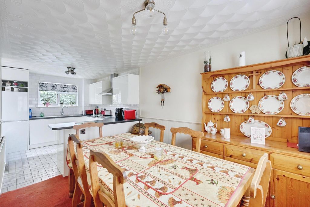 Property photo 3 of 19 User_Edited_Photo-Be480d5F_User-Edited-Dd1Aa42F-Ab