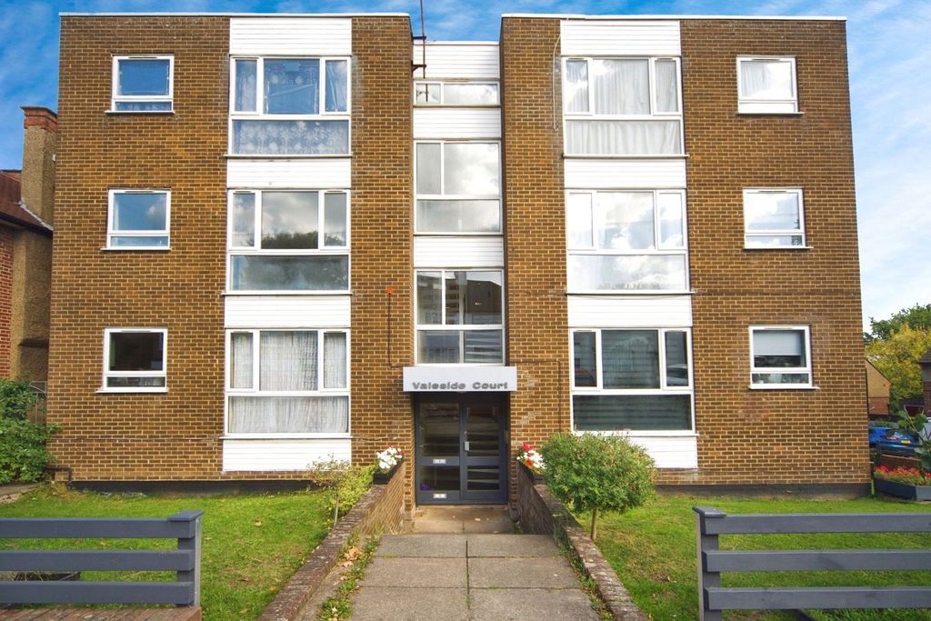 Property photo 1 of 20 Exterior