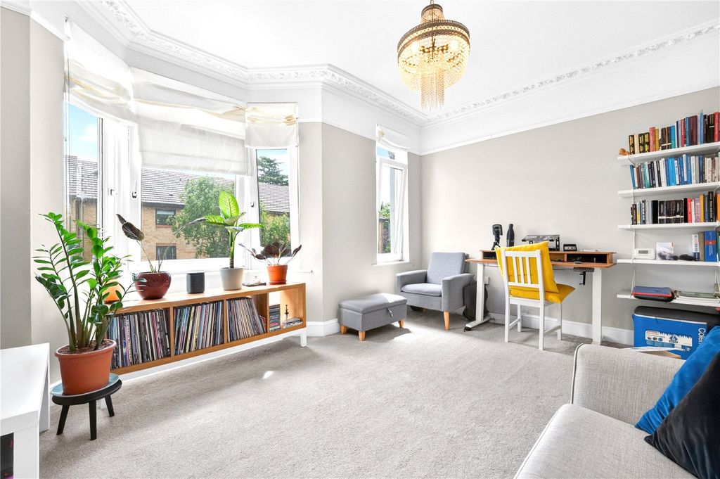 Property photo 2 of 11 Picture No. 21
