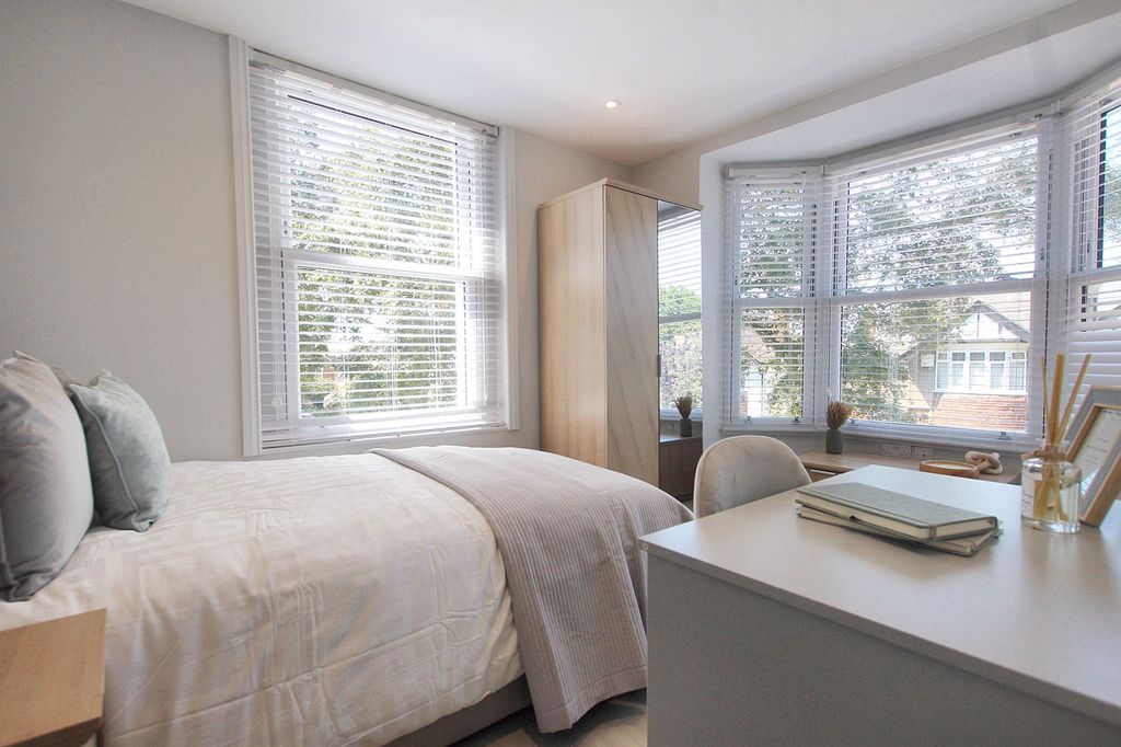 Property photo 1 of 11 Photo 16