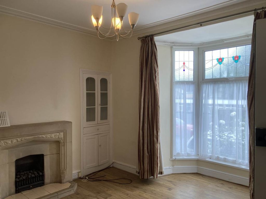Property photo 3 of 14 Img_3384