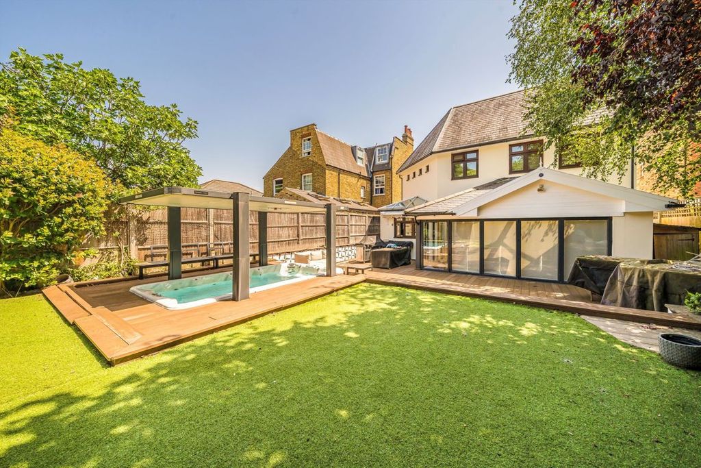 Property photo 1 of 12