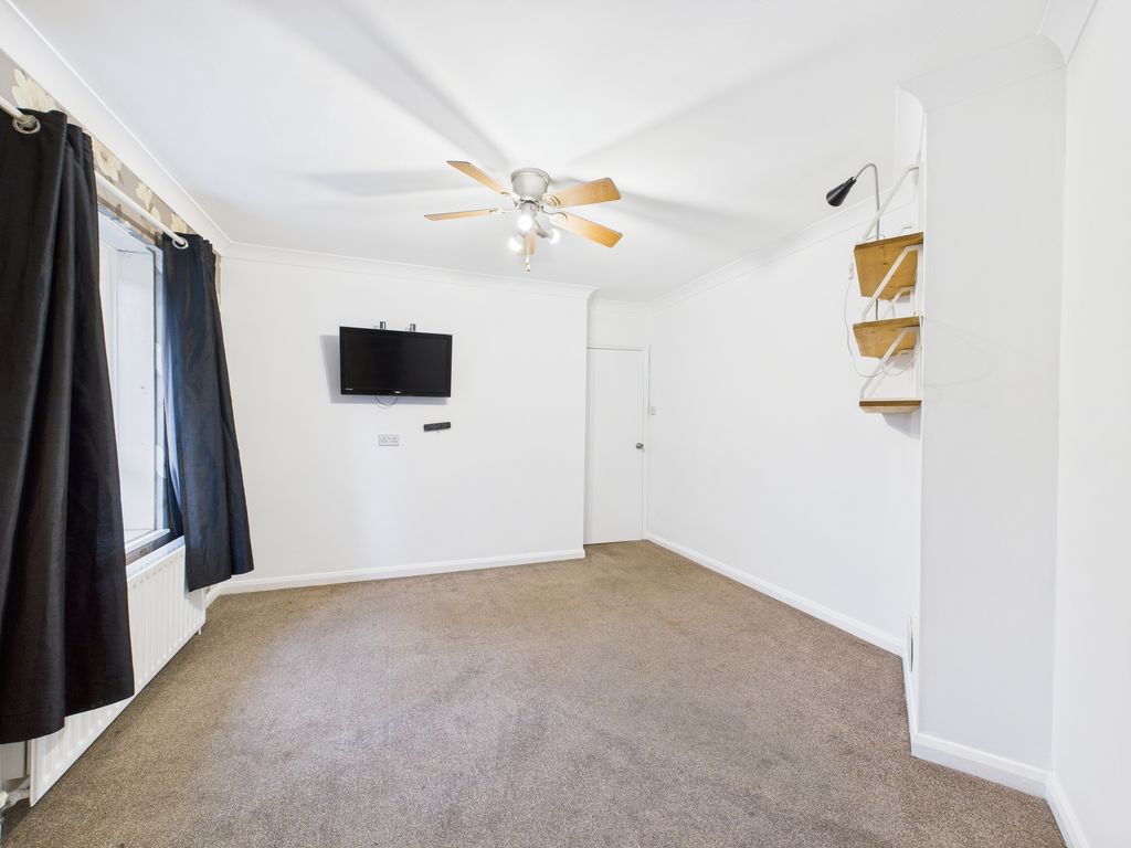 Property photo 3 of 9 Cam04693G0-Pr0079-Still002