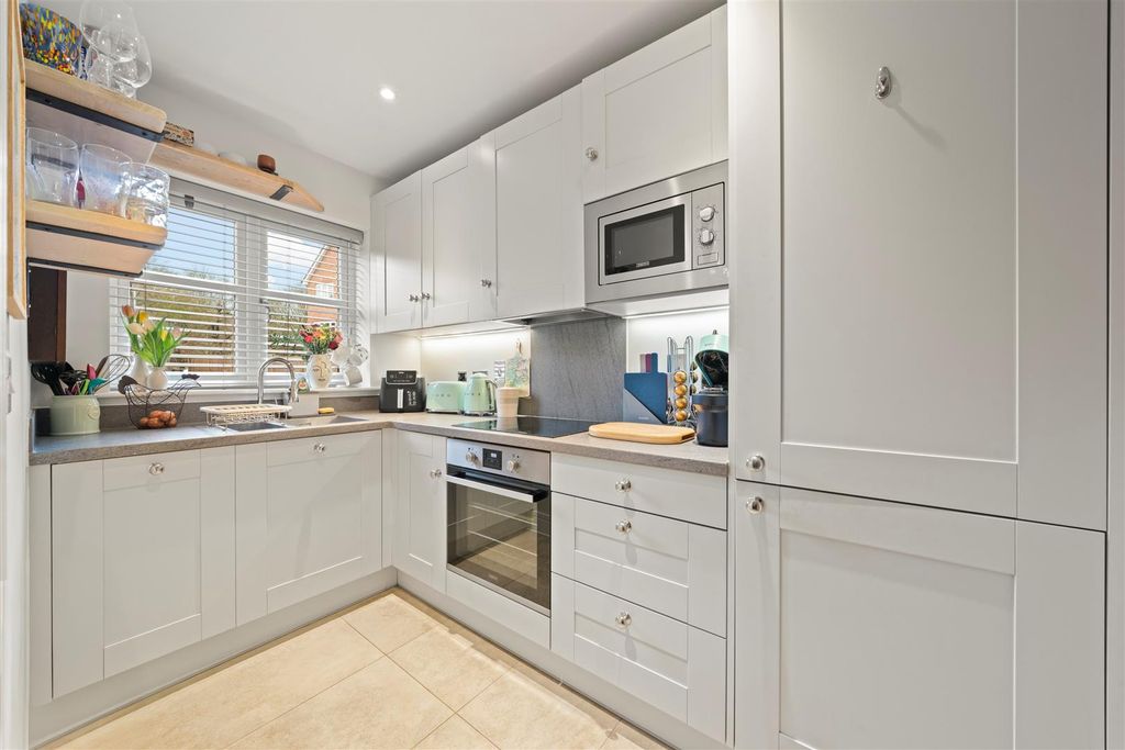 Property photo 3 of 8 Kitchen.Jpg