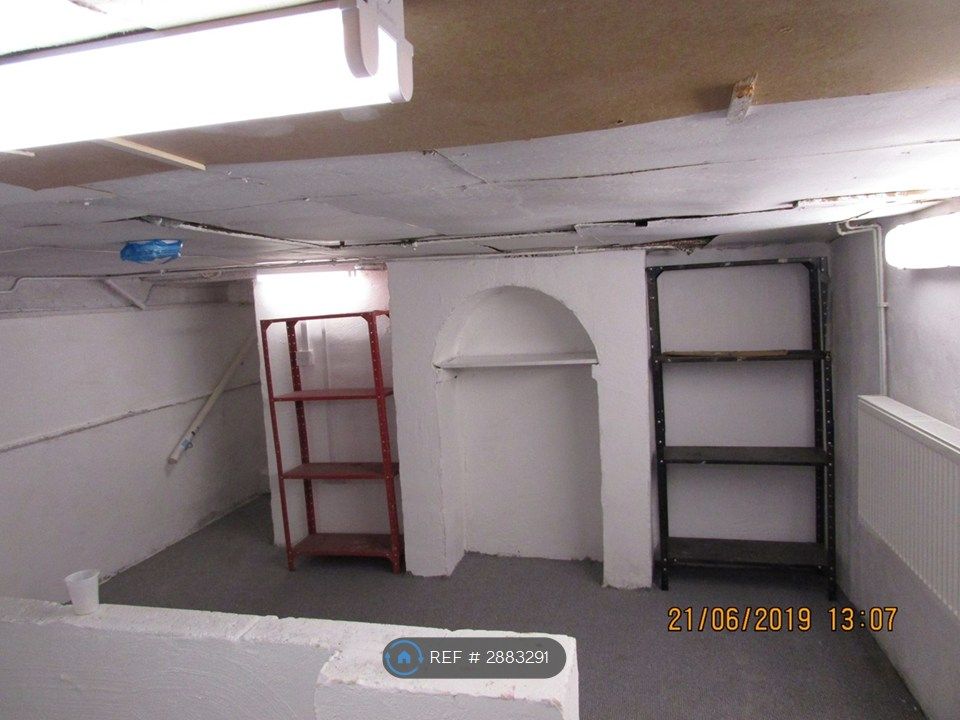 Property photo 2 of 11 Cellar/Pay/Office Room