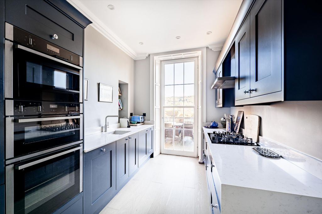 Property photo 3 of 13 Image