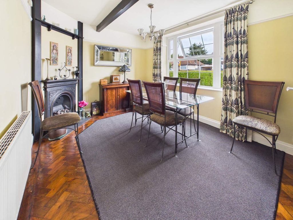 Property photo 3 of 27 Dining Room