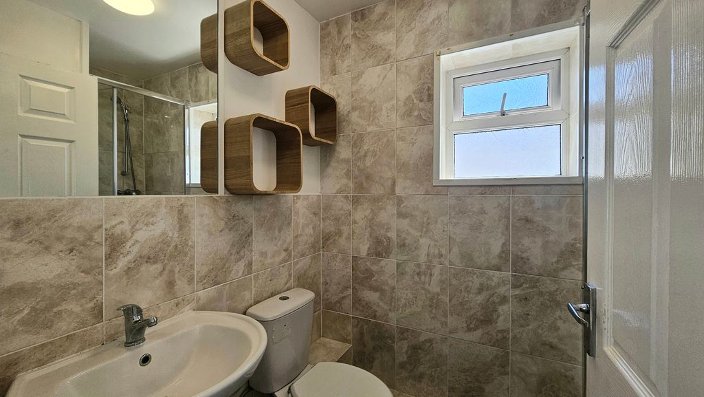Property photo 3 of 5 Bathroom