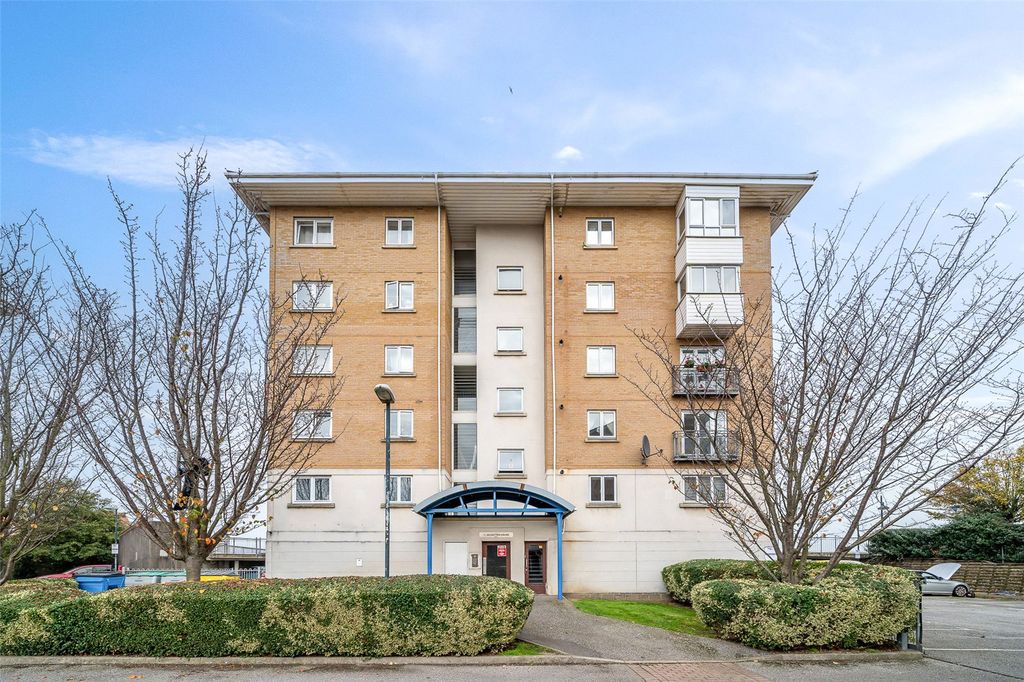 Property photo 1 of 17 External