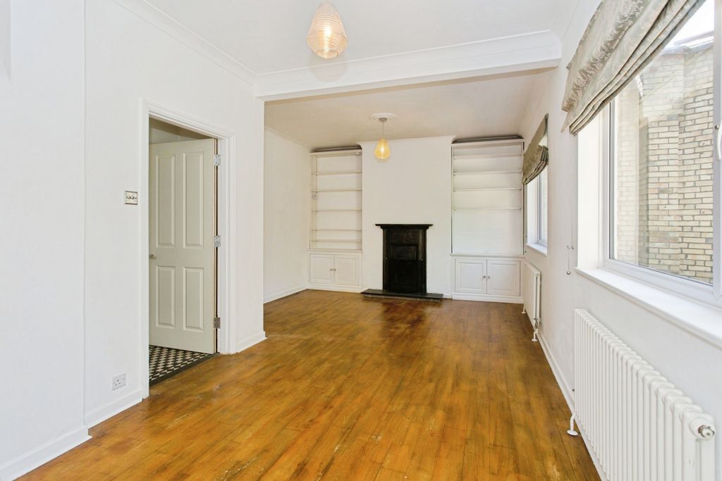 Property photo 3 of 11