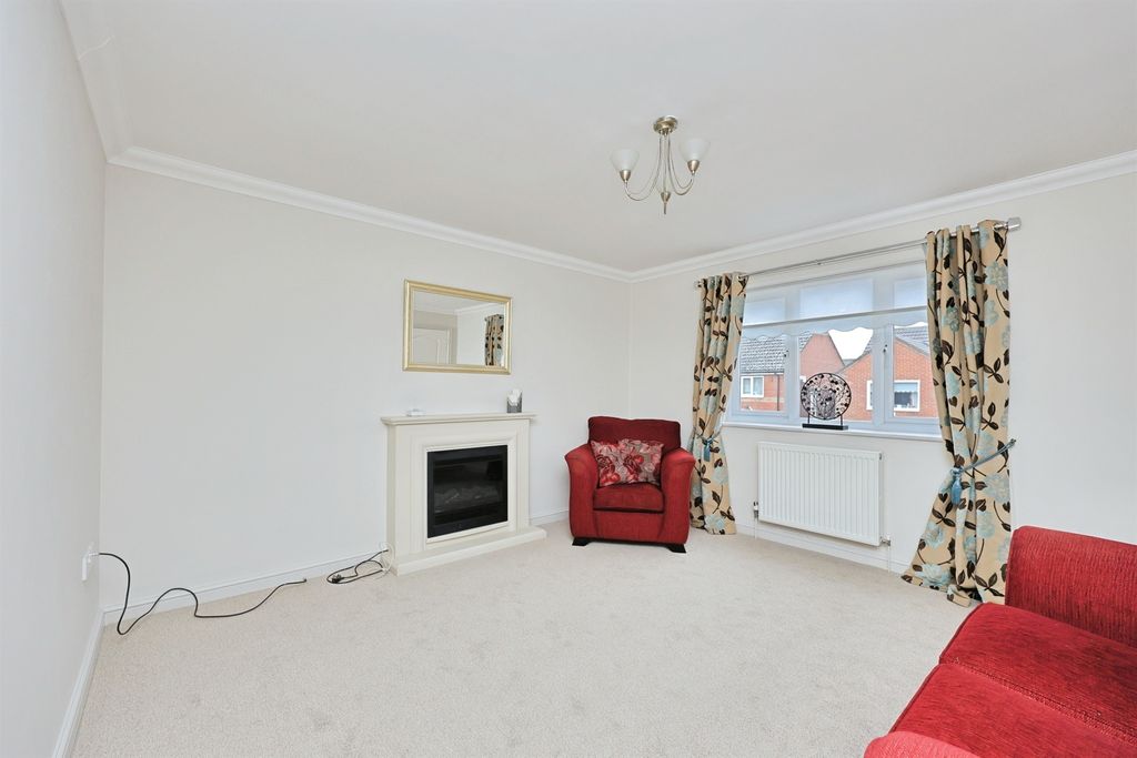 Property photo 2 of 28