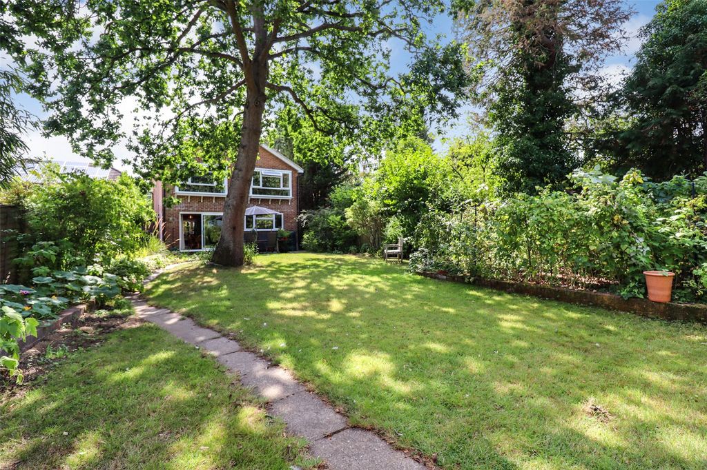 Property photo 1 of 20 Picture No. 24