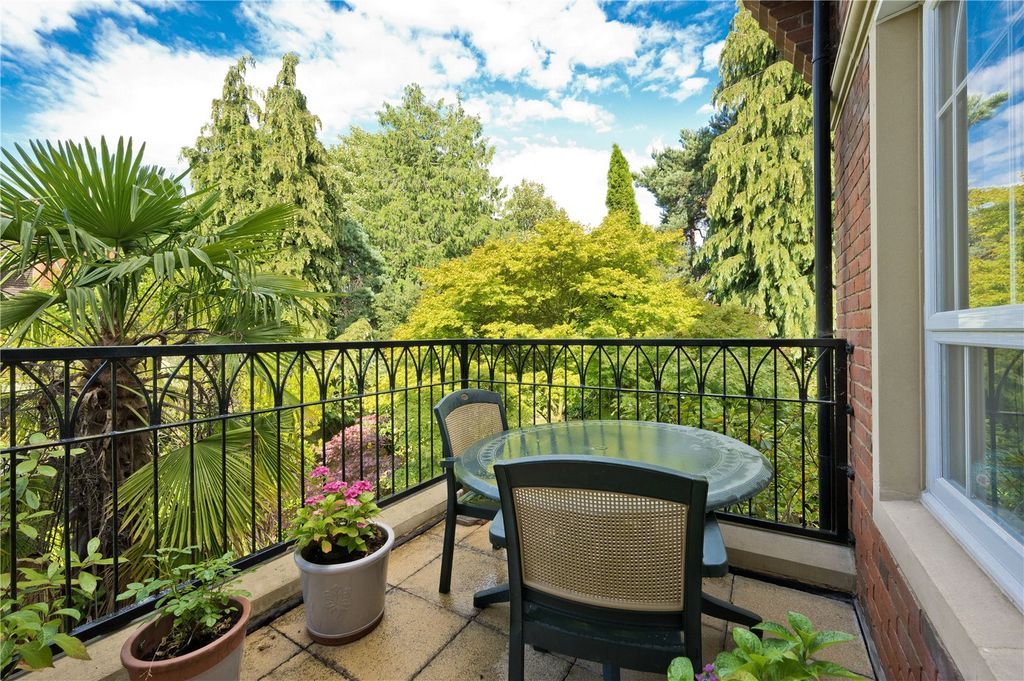 Property photo 3 of 20 Balcony