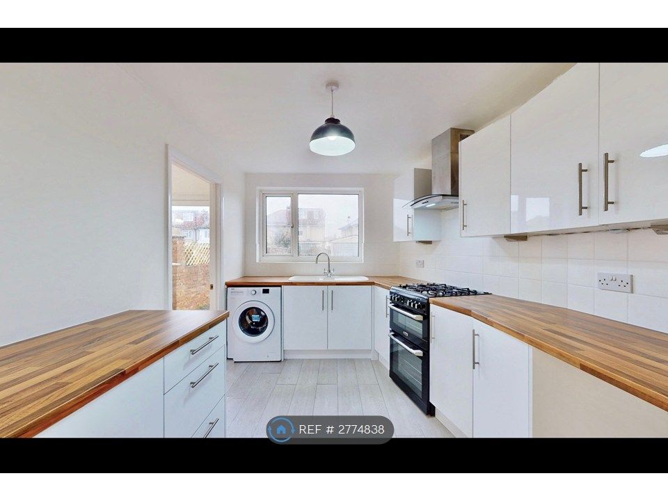 Property photo 3 of 26