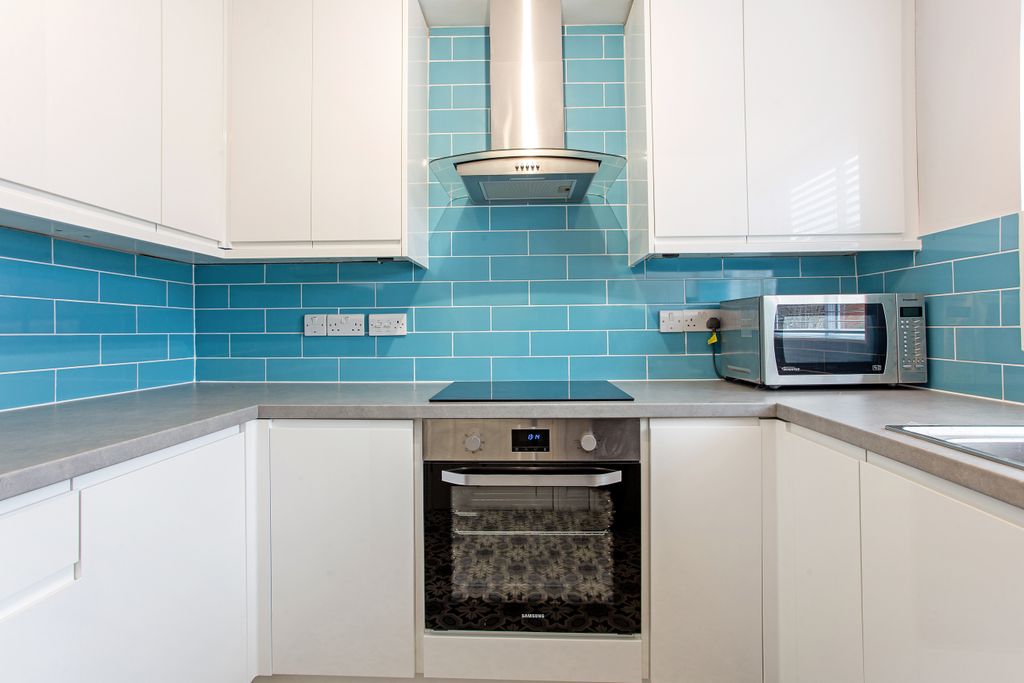 Property photo 3 of 16 9 Lyster Mews 314124