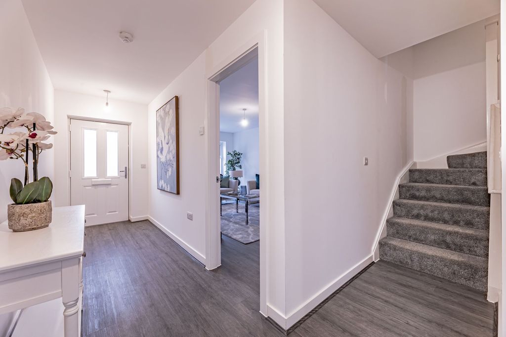 Property photo 3 of 26