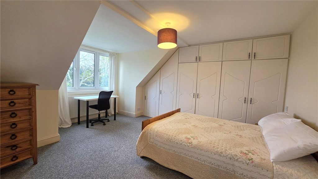 Property photo 2 of 8 Picture No. 17