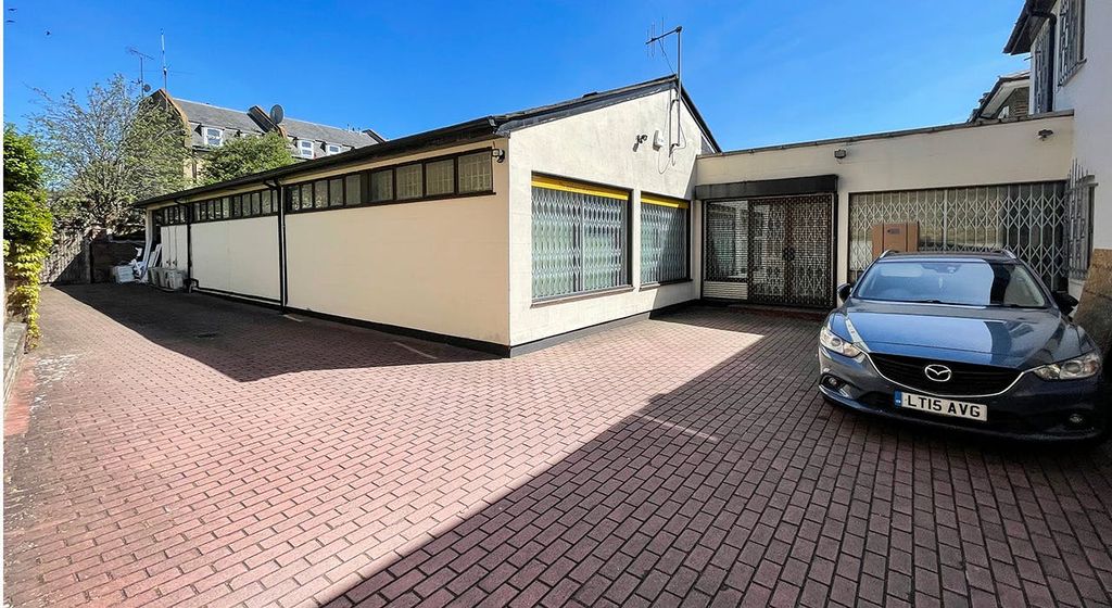 Property photo 2 of 11 66 Paddenswick Road Hammersmith W6 Office For Rent West London Ext Rear.Jpg