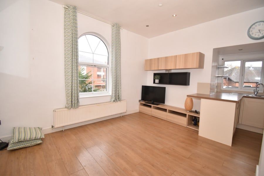 Property photo 2 of 8