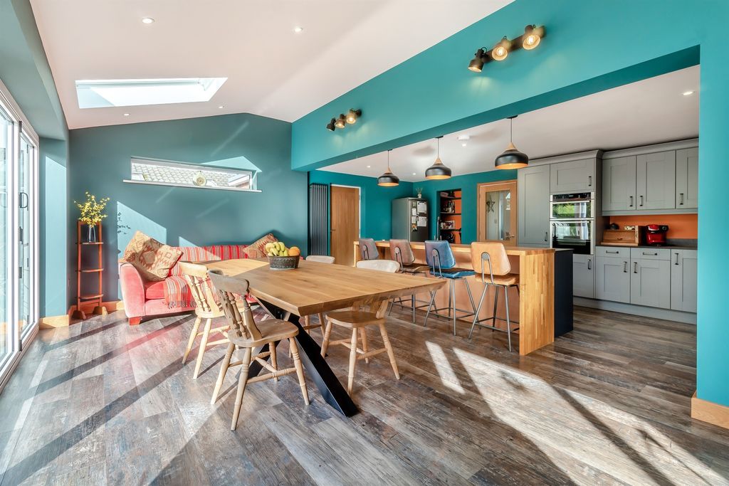 Property photo 2 of 17