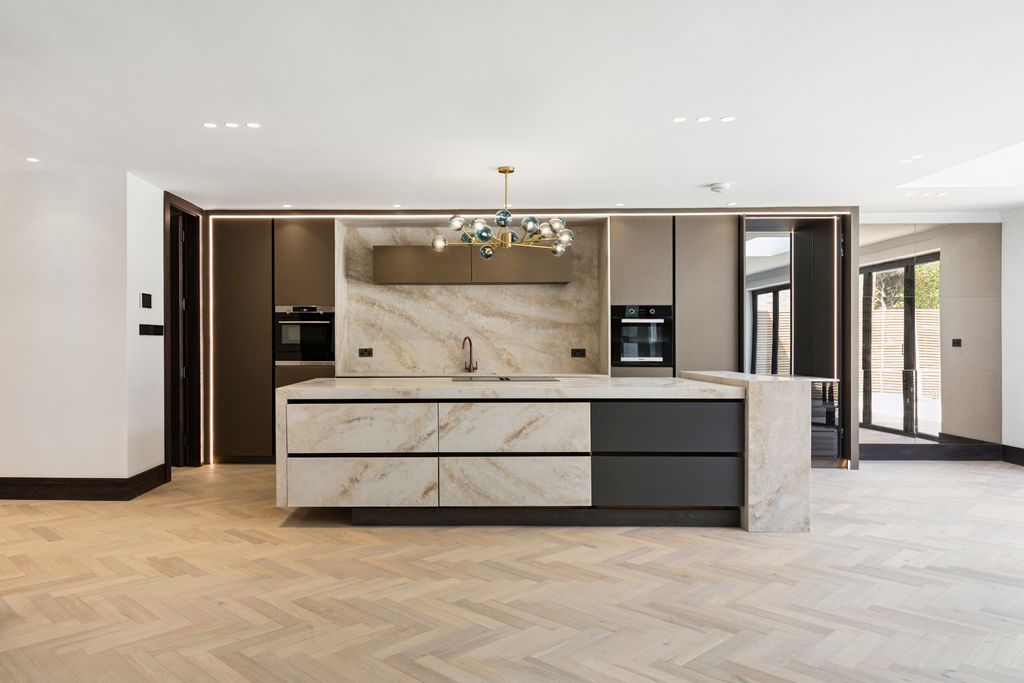 Additional image 5 of 5 bed detached house for salePipers Pipers Green Lane, Edgware HA8