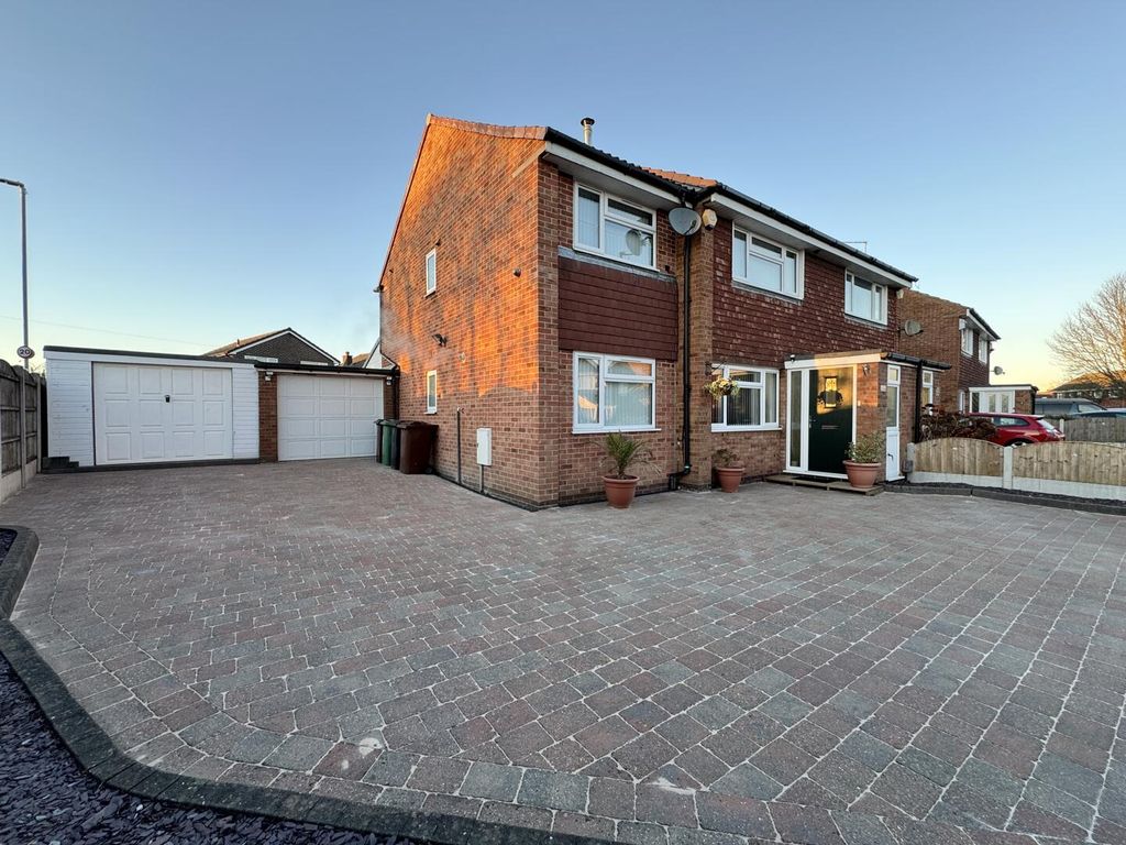 Property photo 2 of 26 Front Exterior