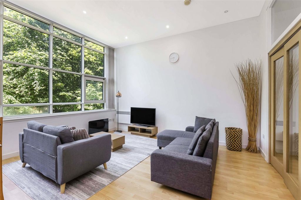 Property photo 2 of 17 Picture No. 06