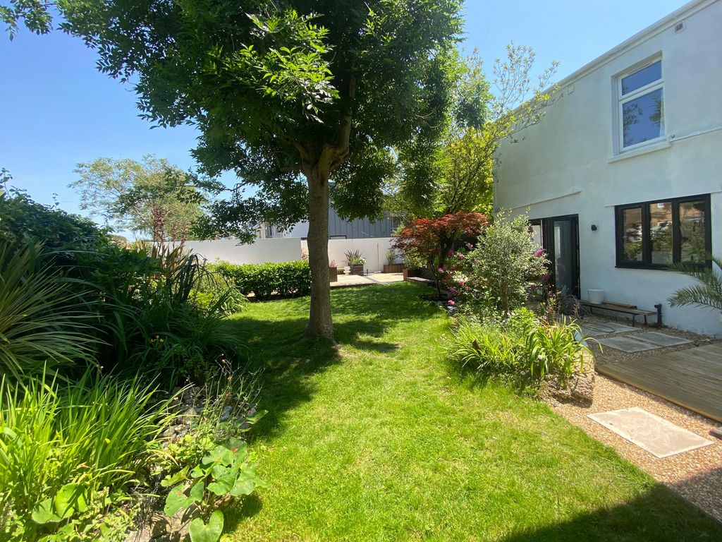 Property photo 1 of 49