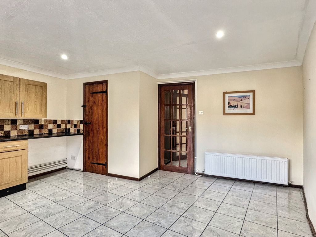 Property photo 3 of 12 Img_7081