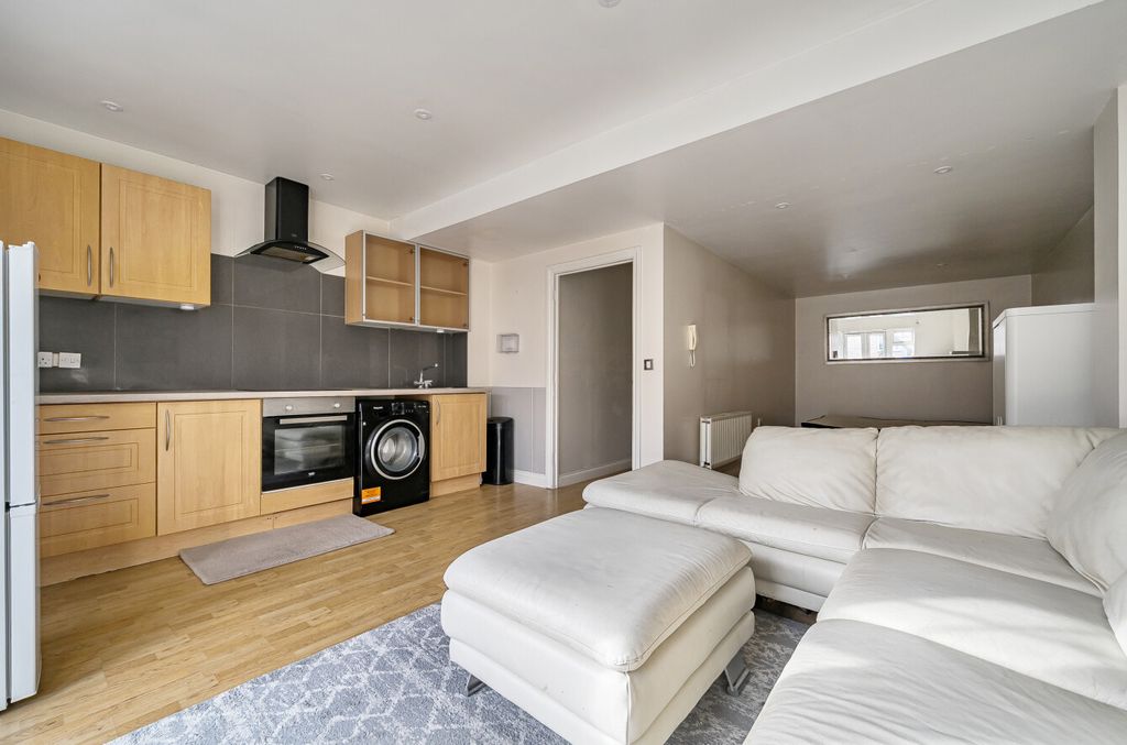 Property photo 3 of 19 1415827-16-698F3A...