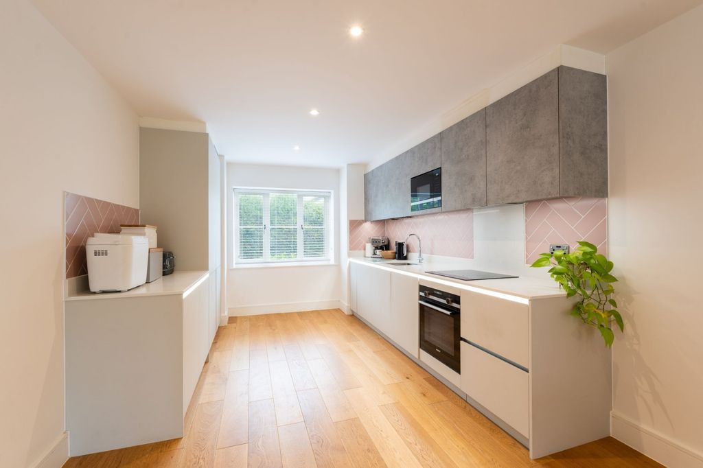 Property photo 3 of 13 Kitchen