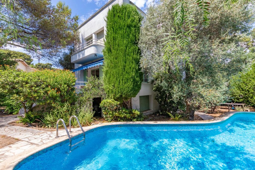 Property photo 1 of 11