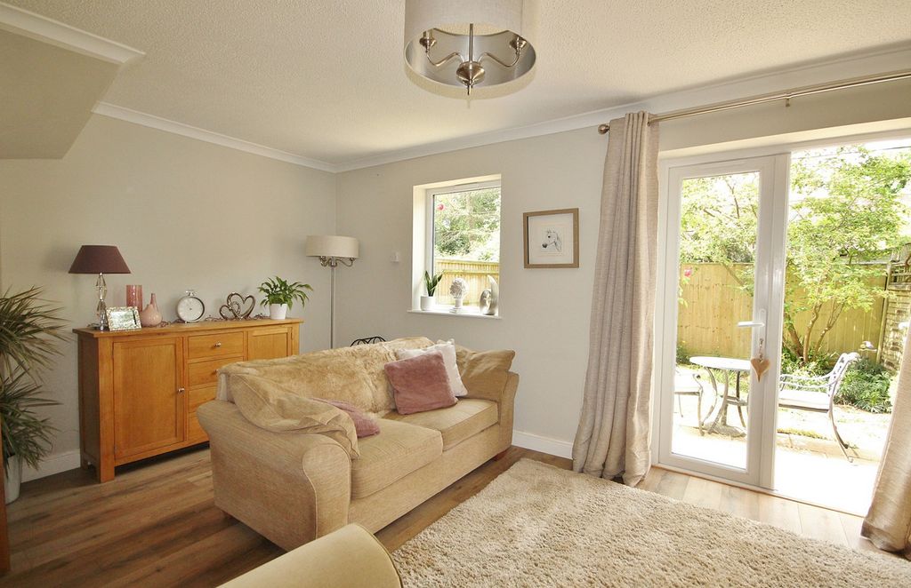Property photo 3 of 11