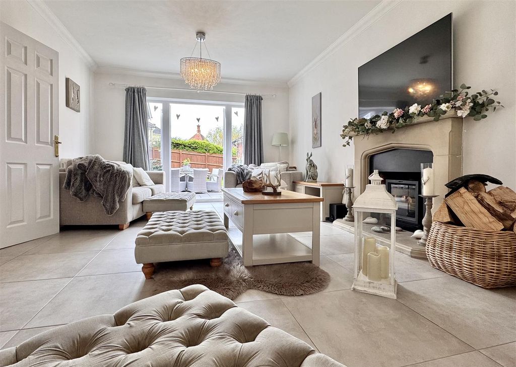 Property photo 3 of 37 Tempimagezyfpw6.Jpg