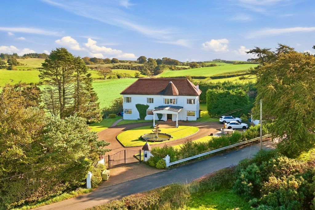 Property photo 1 of 28 Braefoot House