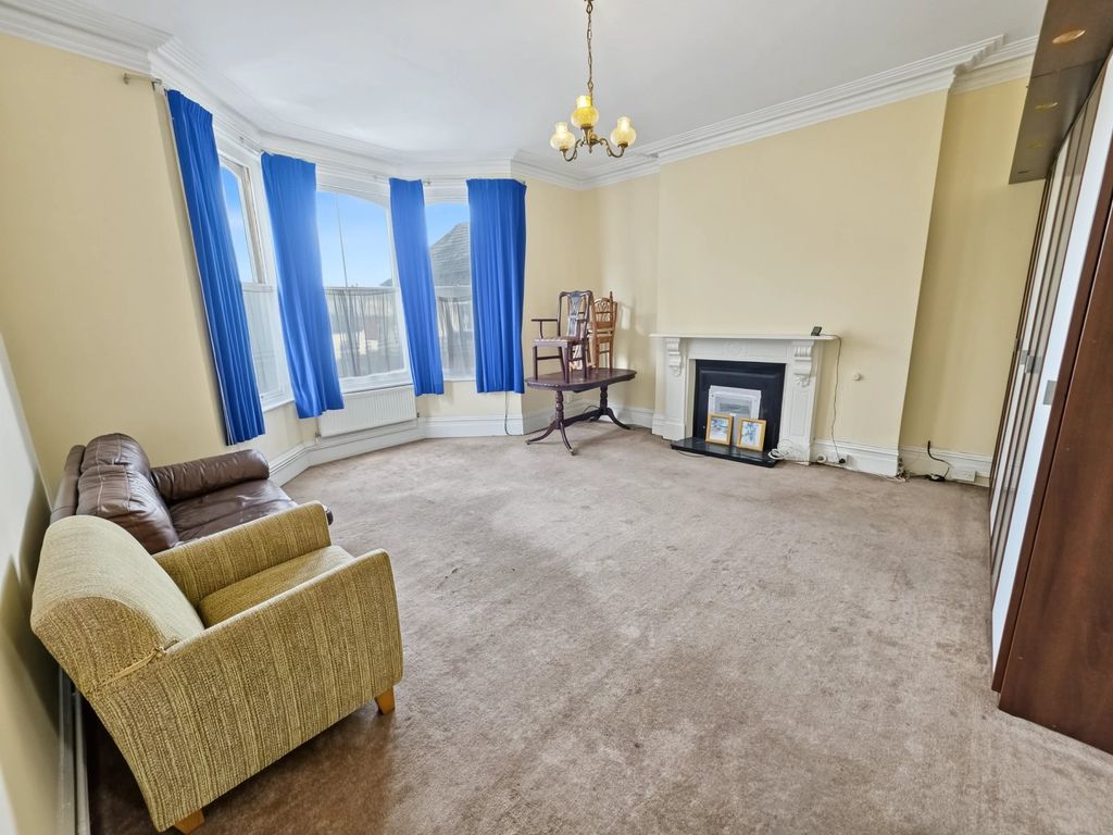 Property photo 2 of 11 Living Room