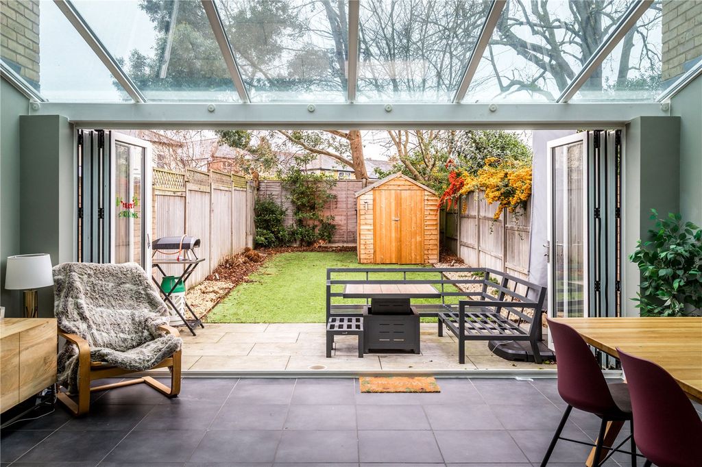 Property photo 3 of 25 House. Partnership