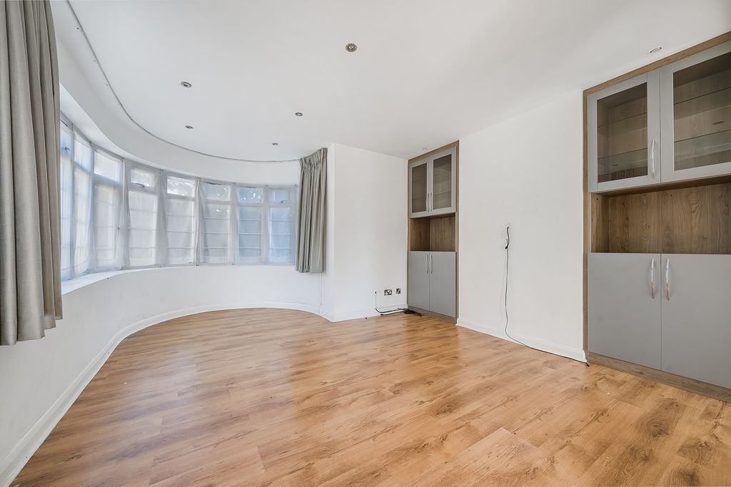 Property photo 2 of 11 Not Specified